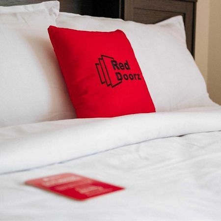 Reddoorz @ Simpang Pos Medan Hotell Exteriör bild